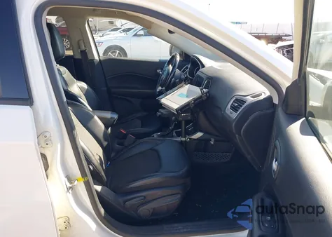 2019 Jeep Compass Latitude Fwd из США, поврежденный, VIN 3C4NJCBB2KT802879